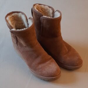 UGG Kristin Chestnut Suede Winter Boots Size 9.5
